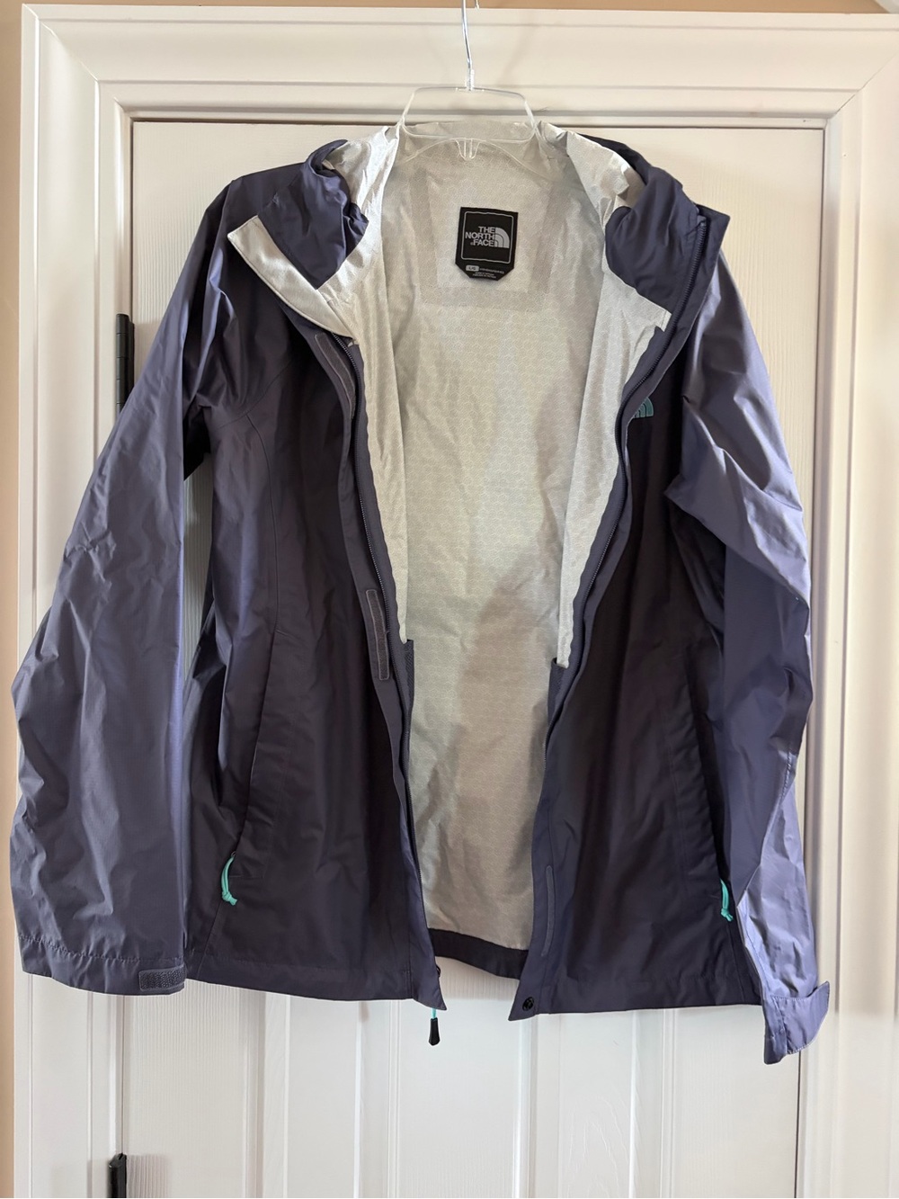 The North Face Women's Storm-Ready Hooded Shell Jacket - plum gray L